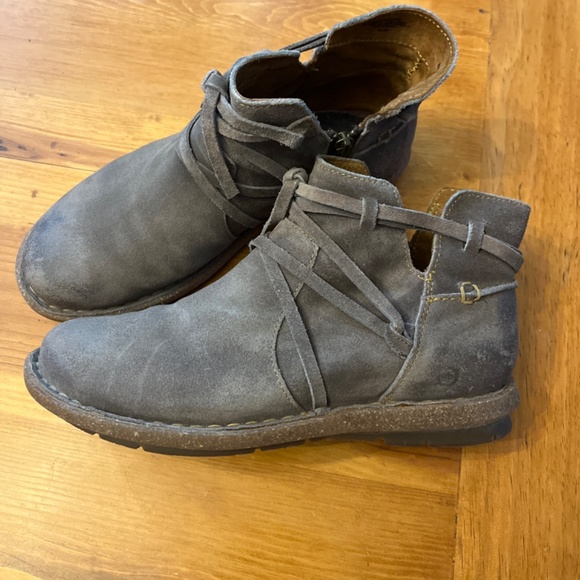 Suede boots - Picture 6 of 10